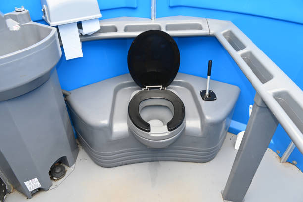 Best Portable restroom trailer rental  in Sumner, IL